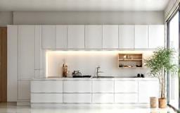 Cuisine blanche bois clair design épuré